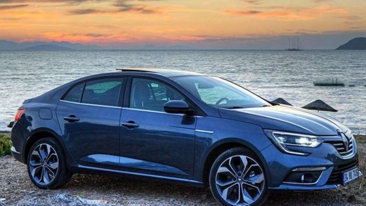 Renault ÇILDIRDI! Ayda 29 Bin TL Taksitle Sıfır Clio ve Megane Fırsatı