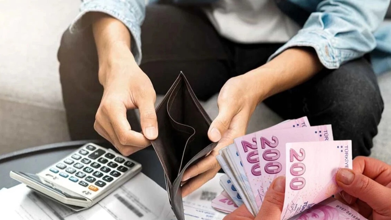 Çalışanlara Kötü, Emekliye İyi Haber: Maaşlardan Her Ay O Oranda Kesinti Yapılacak